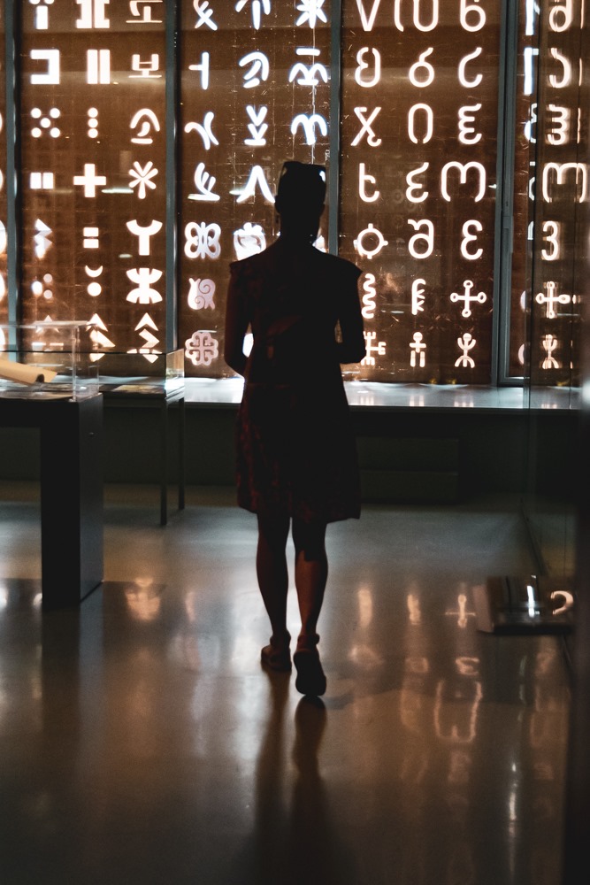 Cécile Asquier au Musée Champollion ©Remy Siriex