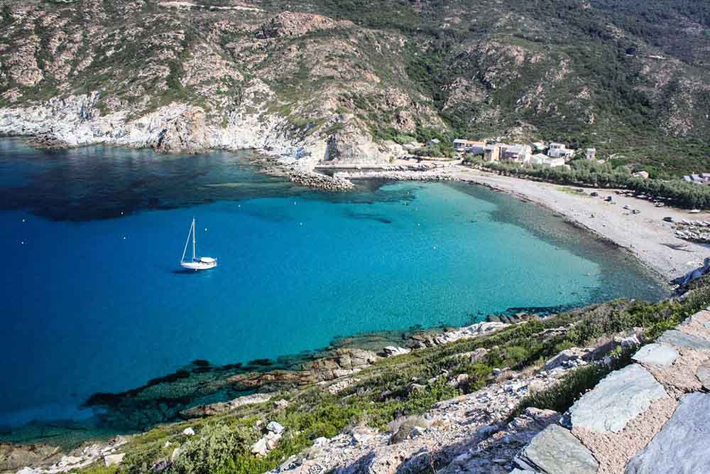 Sur la route du Cap Corse ©Cecile Asquier