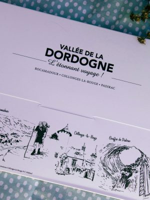 Enveloppe personnalisée Office de Tourisme Vallée de la Dordogne © Cécile Asquier