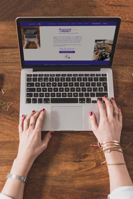 Mockup AgapeCom
